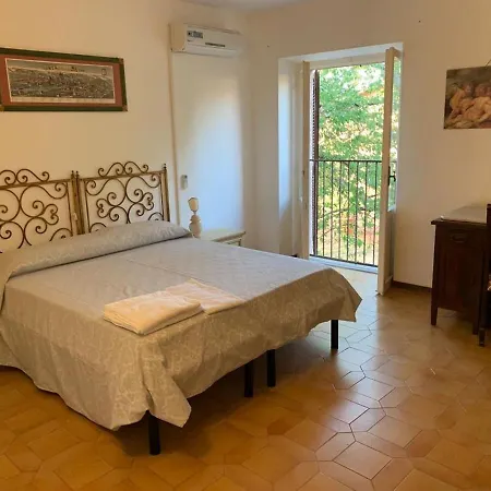 Pleasant Holiday In With Garden Casa vacanze Treia