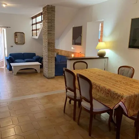 Pleasant Holiday In With Garden Casa vacanze